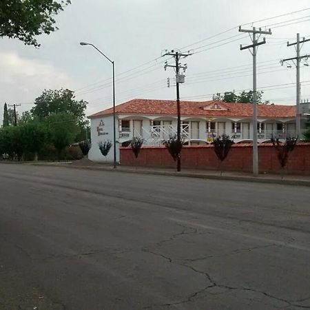 Hotel Dublan Inn Nuevo Casas Grandes Zewnętrze zdjęcie
